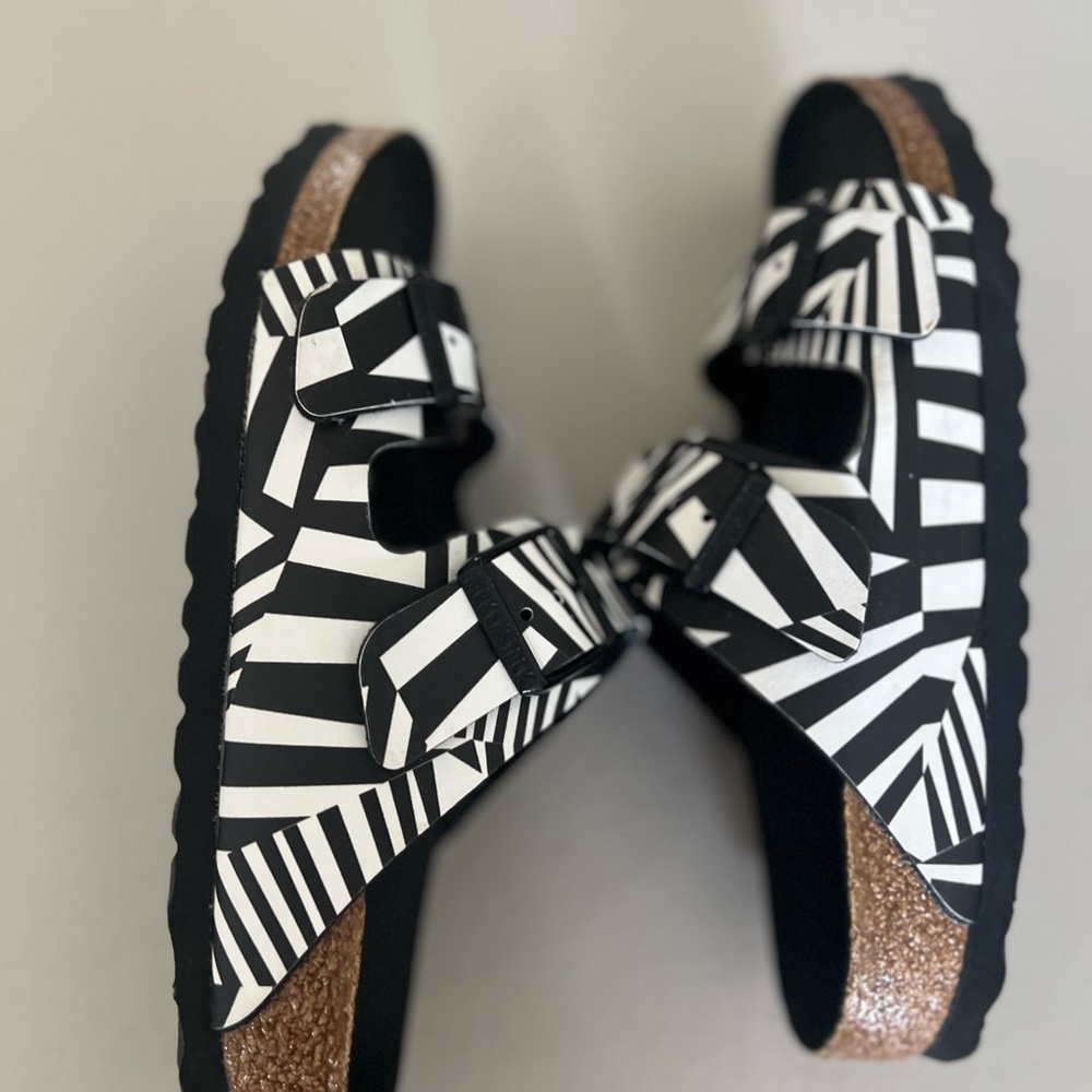Birkenstock Black and White Zebra Print Sandals Anthropologie Sold Out Sz 6 - Picture 4 of 13